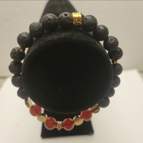 Hand Crafted Gold, Black Lava and Red Carnelian Bead Stretch Bracelet - Picture 6 of 8